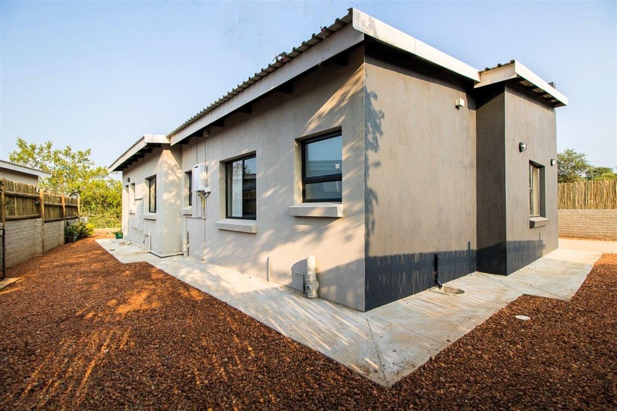 Exclusive Eco-Friendly Living – Just 3 Units Remaining - Photo 2