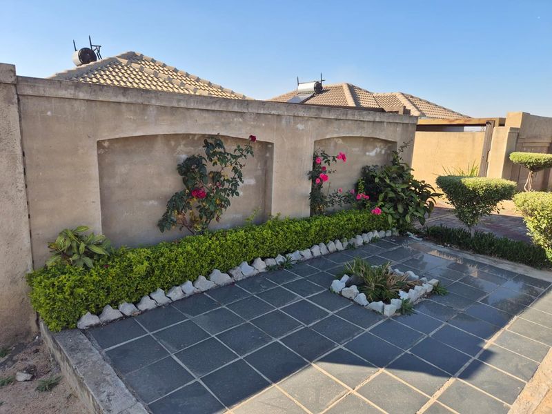 Riverside View- R 800 000 Family Home - Photo 3