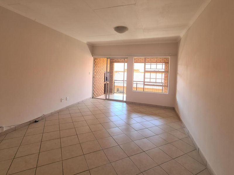 Loadshedding free area - A perfect lock up and go! - Photo 3