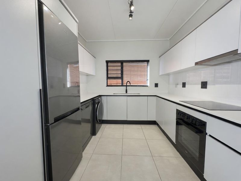 FULLY FUNRISHED THREE BEDROOM GROUND FLOOR APARTMENT FOR SALE!!! - Photo 7