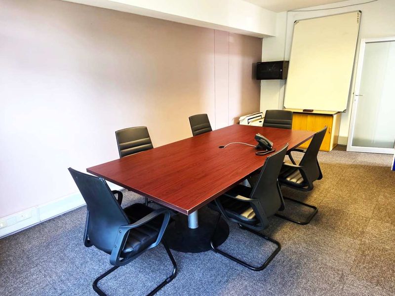 Beautiful Ground Floor Office in Westlake - Photo 6