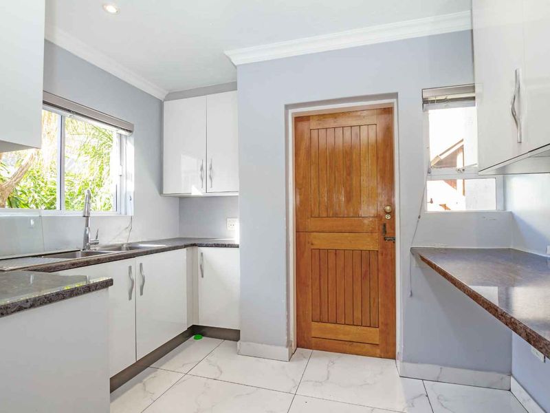 MODERN 4 BEDROOM HOME FOR RENT IN DAINFERN GOLF ESTATE - Photo 9