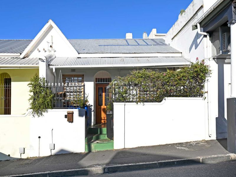 Three Bedroom Semi-Detached Home with Ocean Views - Photo 1