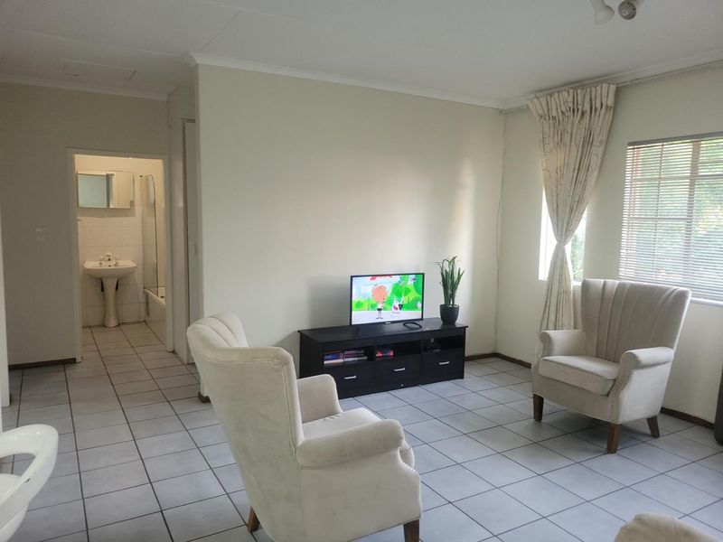 EXCLUSIVE SOLE MANDATE! Secure apartment. - Photo 5