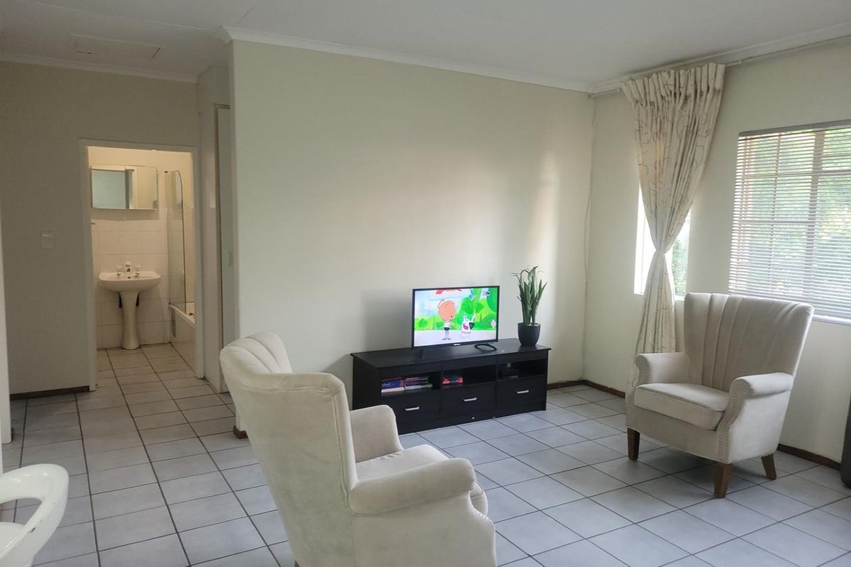 EXCLUSIVE SOLE MANDATE! Secure apartment. - Photo 5