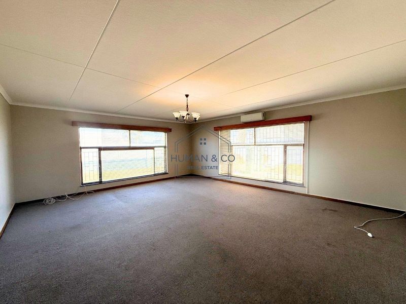 Spacious family home in central area - Photo 7