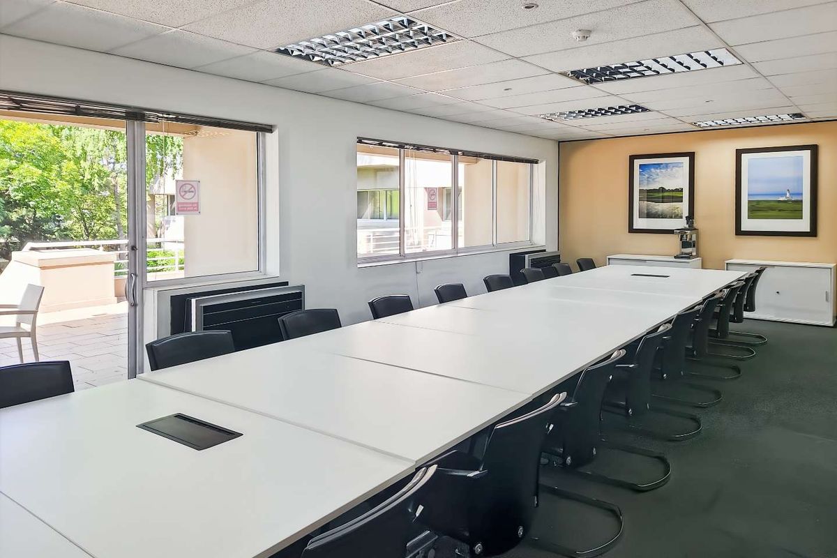 Discover many ways to work your way in Regus Woodmead Country Club Estate. - Photo 5