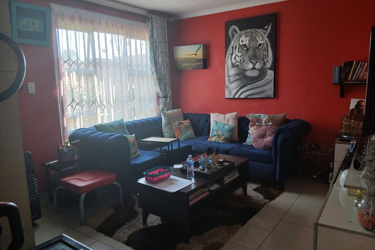 Beautifully well maintained home in Boomed off Area - Photo 3