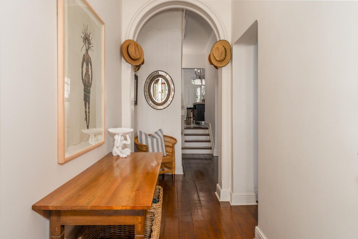 Victorian Elegance with Bold Modern Finishes - Photo 3