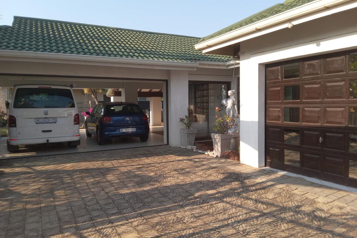 Immaculate 3 bedroom 4 bathroom home for sale in sought after Somerset Park - Photo 3