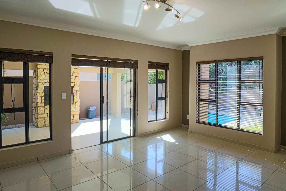 Do you value outdoor living from a safe home? - Photo 4