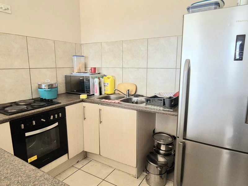 FOR sale spacious 2 bedroom unit in Rocky Crest - Photo 6