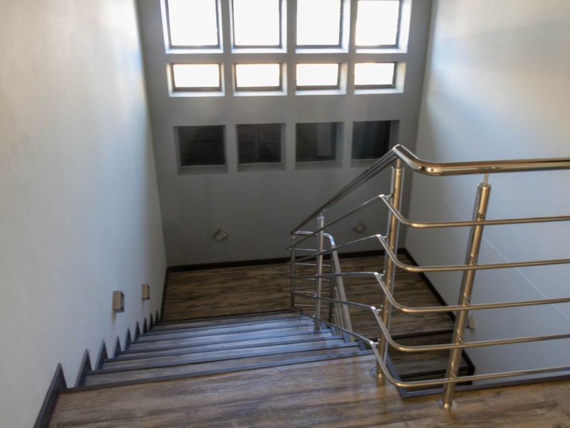 FOR SALE: SPACIOUS 5 BEDROOM FAMILY HOME WITH INDOOR & OUTDOOR BBQ IN OCEAN VIEW, SWAKOPMUND - Photo 10