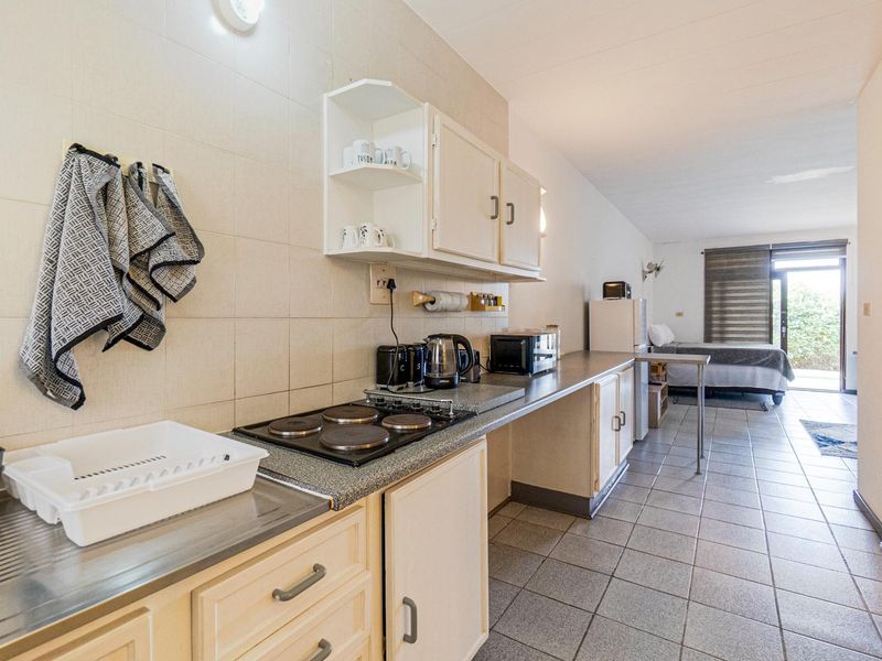 Ground floor and fully furnished - Photo 10