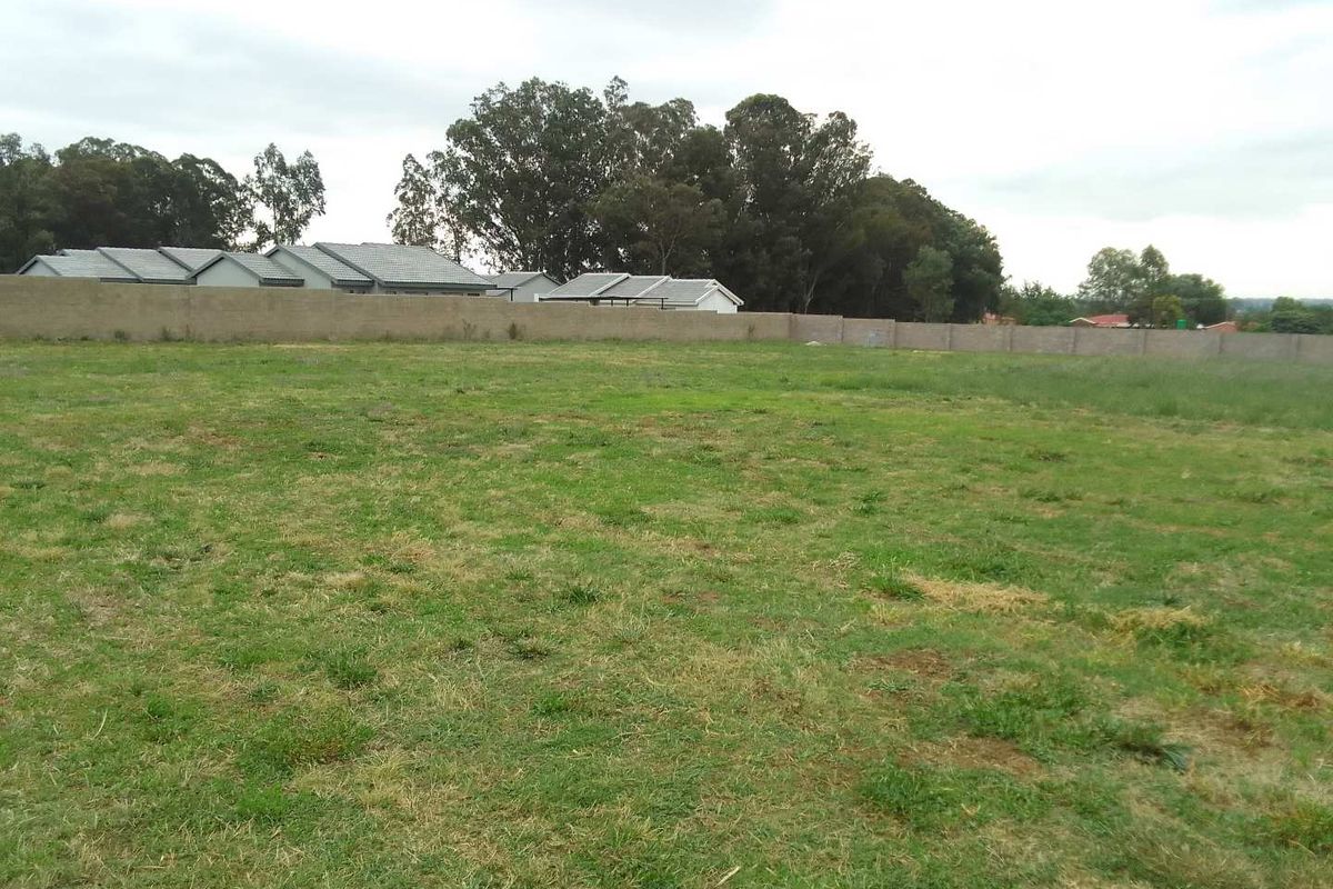 Land available for sub division - Photo 4