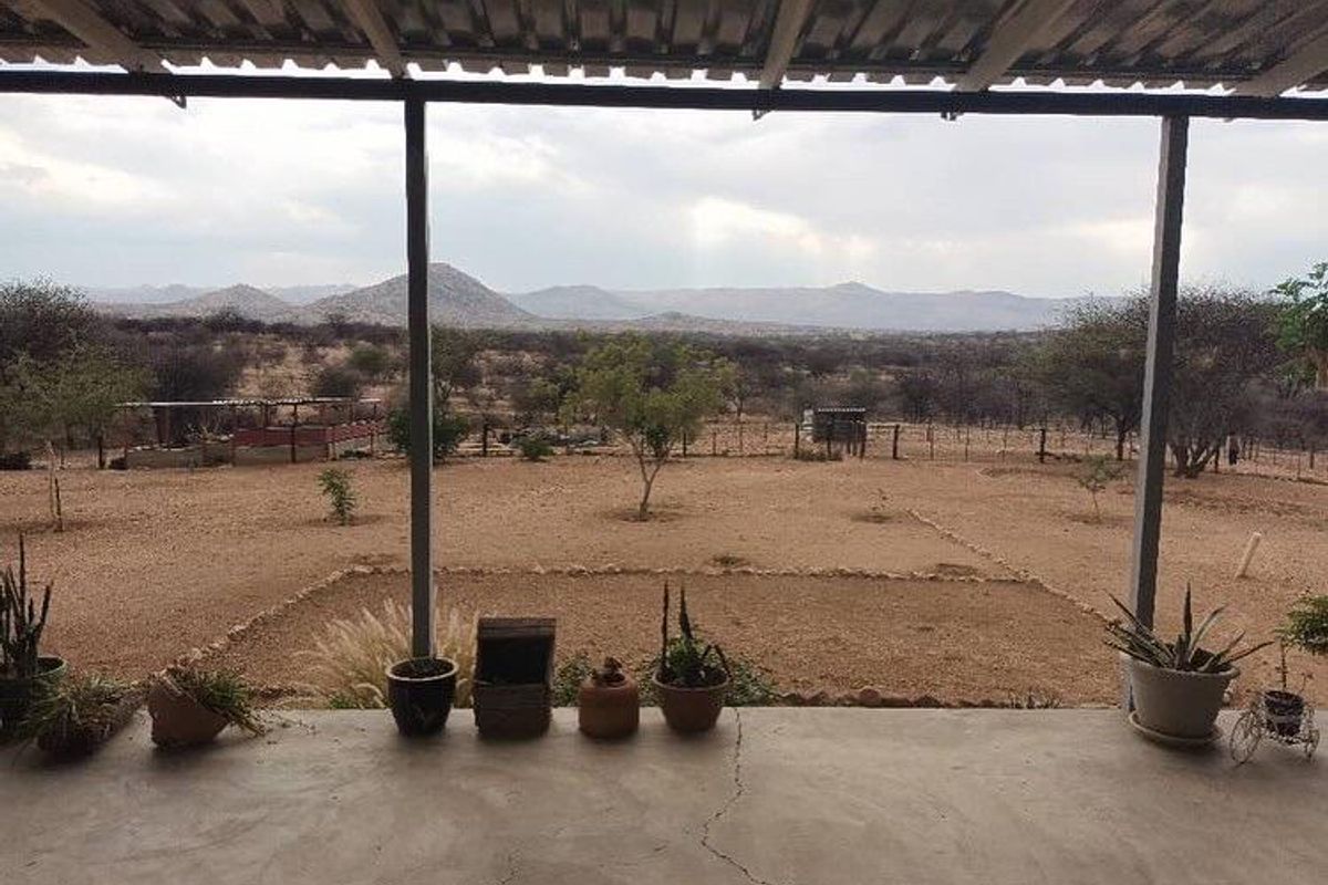 Buy a 5 hactres plot in Brakwater Offering a Spacious Family Estate with Two Additional Houses – that are well kept for N$ 5.5 million cost excluded - Photo 5