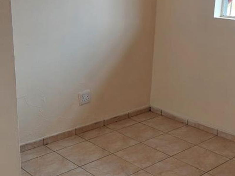 Charming 2-Bedroom Apartment for Sale: Ideal Investment Opportunity - Photo 8