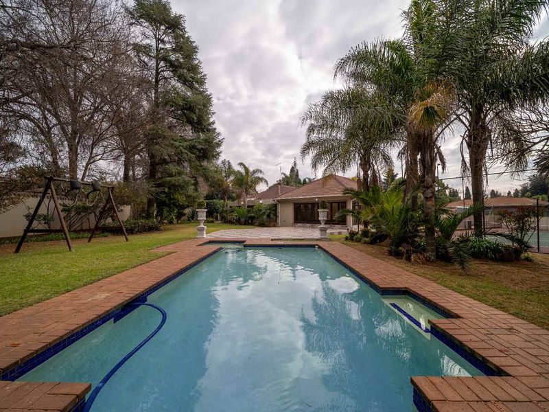 Magnificent Multi-Residence Estate on 3 339sqm – Luxury, Lifestyle & Endless Possibilities in Rynfield Estates - Photo 2