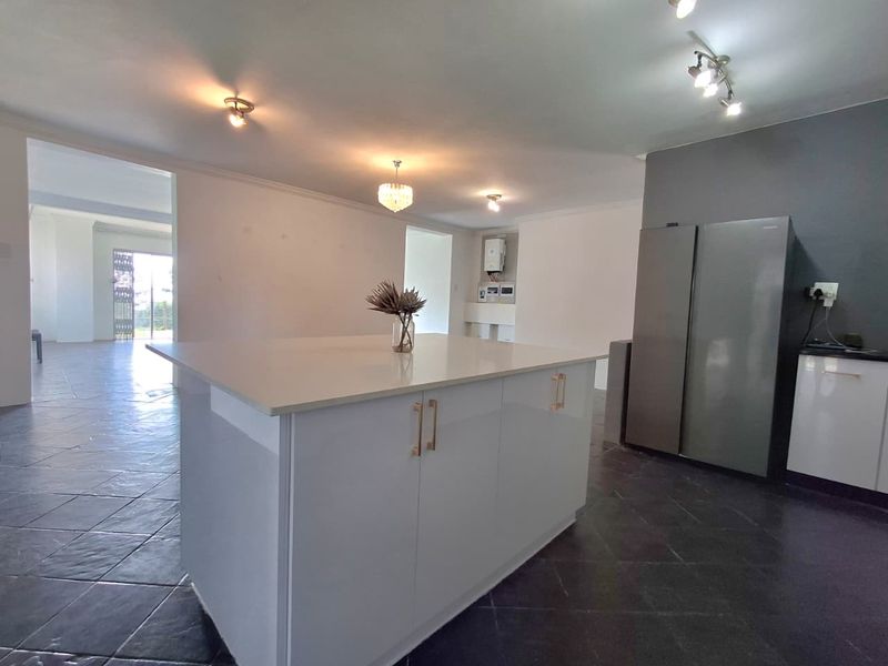 Big Family - Big Forever Home - Photo 3