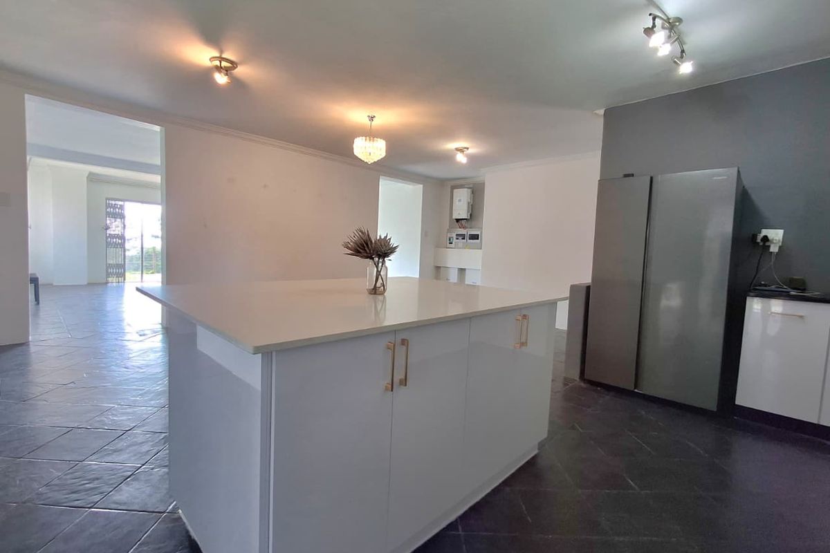 Big Family - Big Forever Home - Photo 3