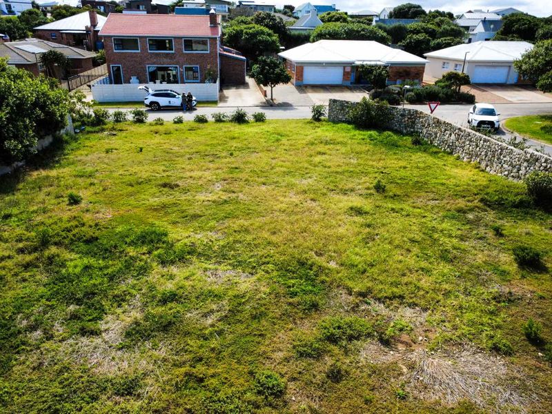 Level stand for sale in secure neighbourhood. - Photo 4