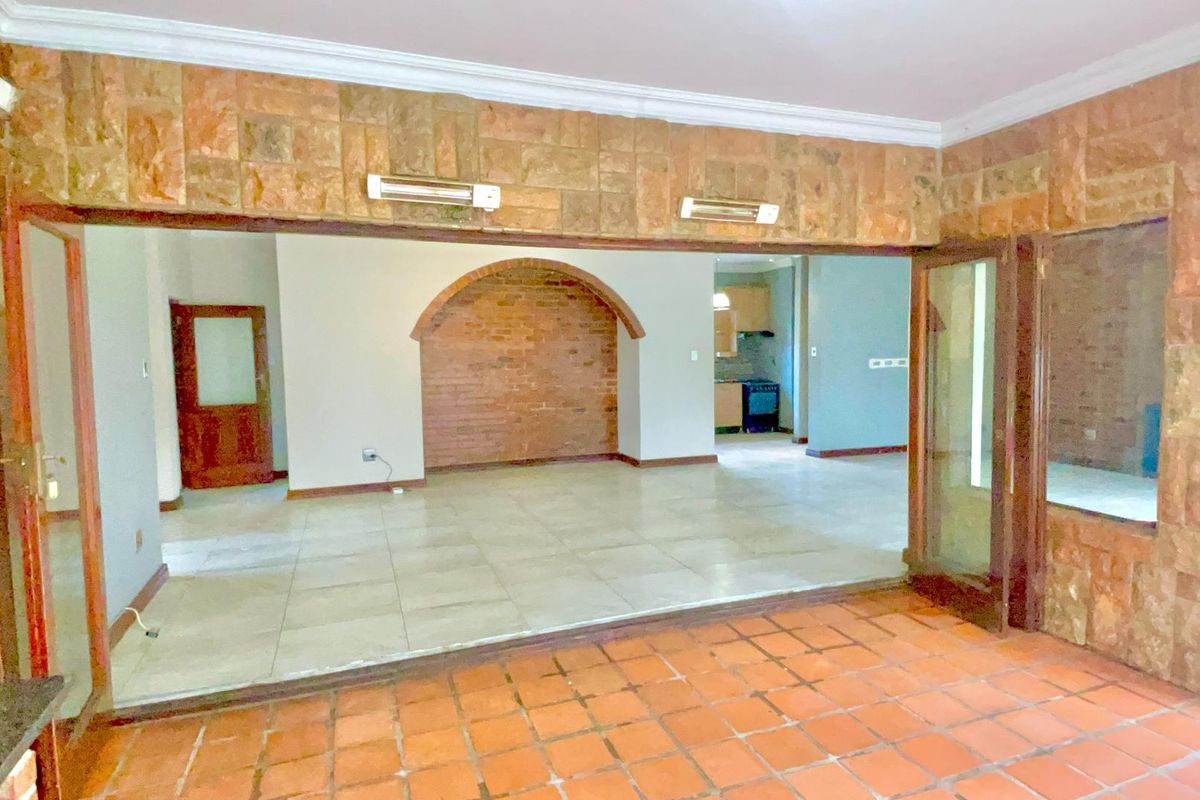 **4-Bedroom Family Home with a Pool in Willow Acres Estate, Pretoria East** - Photo 3