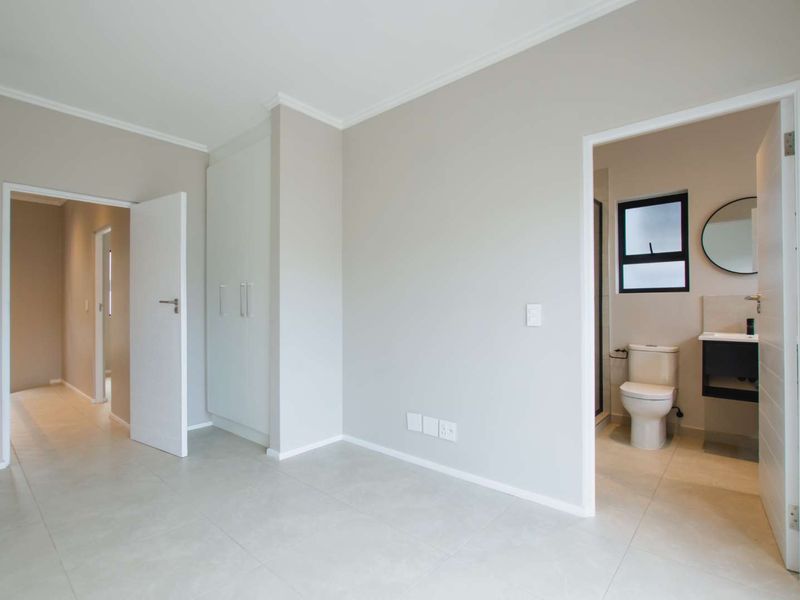 Move In, Live Smart - With Backup Water & Electricity! - Photo 9