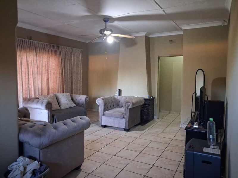 3 Bedroom House For Sale in Vanderbijlpark CE1 - Photo 10