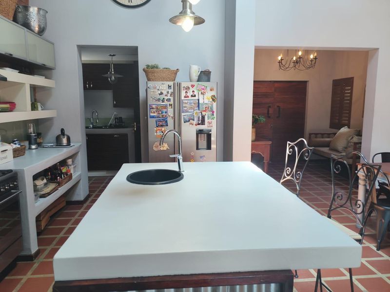 4 bedroom home, simplex, in La Coma Lifestyle Estate, with solar system! - Photo 3