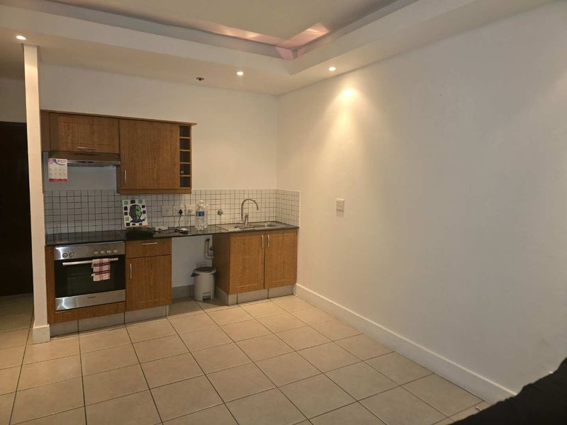 Charming Bachelor Apartment in Ferreirasdorp - Photo 5