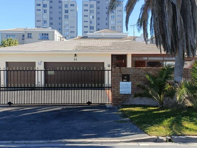 Spacious Home with pool and entertainment area. - Photo 2