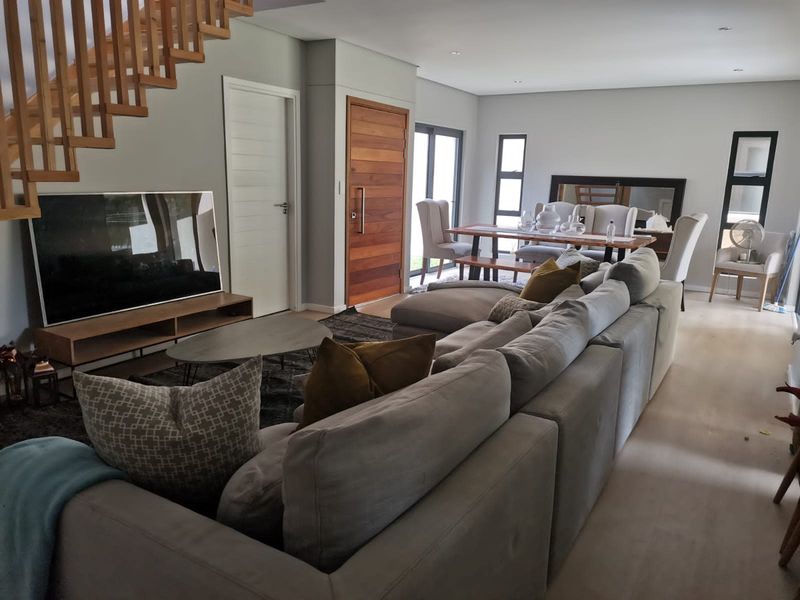 3 Bedroom Townhouse in Prestondale available 1 June 2026 - Photo 2