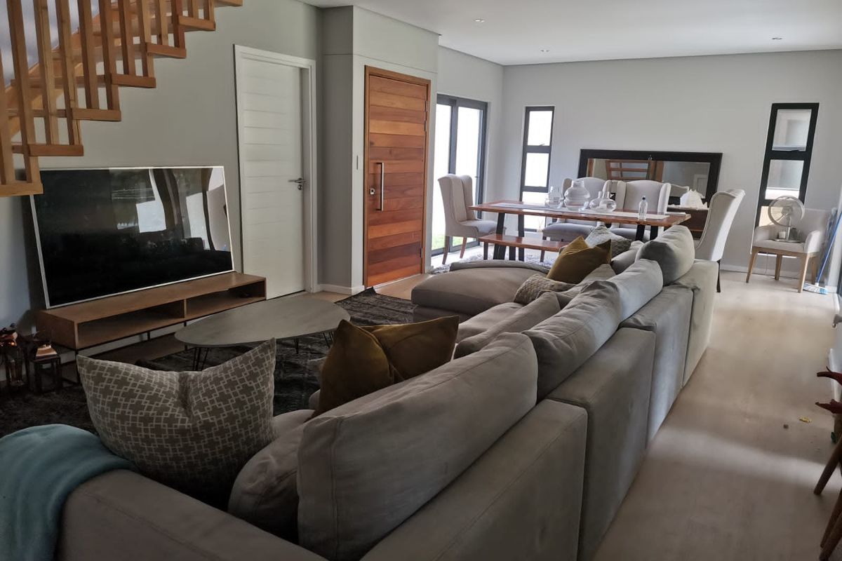 3 Bedroom Townhouse in Prestondale available 1 June 2026 - Photo 2