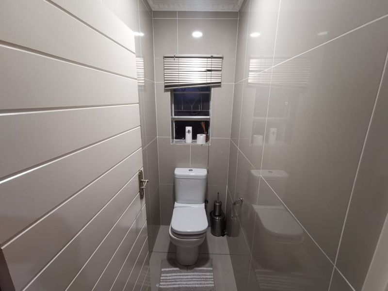 This beautiful modern finished property is  situated in the quiet street of Arboretum close to all your Amenities - Photo 10