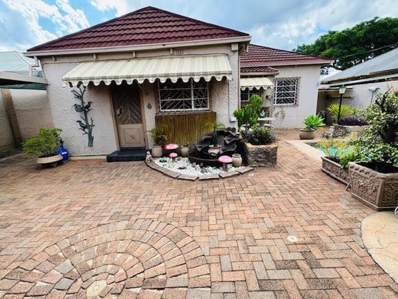 A Standout Regents Park Home with Smart Living Extras - Photo 9