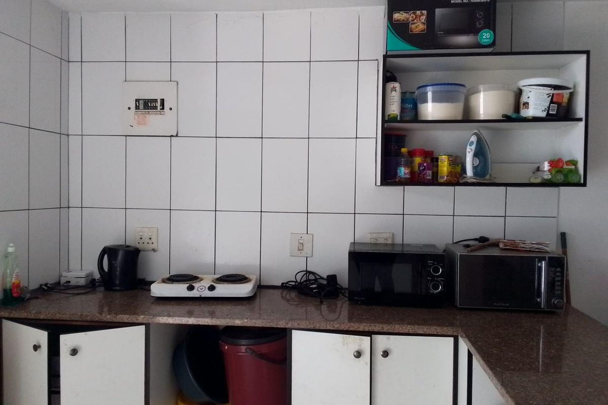 Your great investment in South Beach! Well-maintained building with good management  - Close to amenities, including shops, restaurants, and public transport - Photo 5