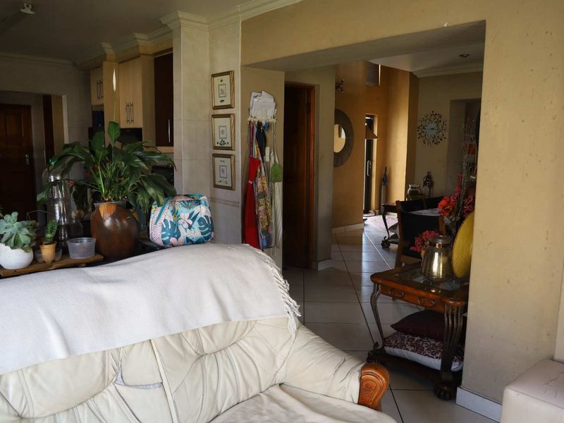 Beautiful Double Story Home waiting for you - Photo 7