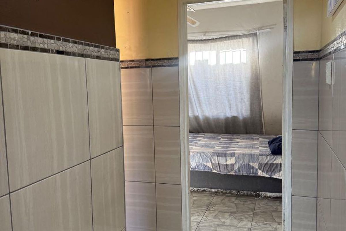 House for Sale Hochland Park Tauben Glen - Photo 3