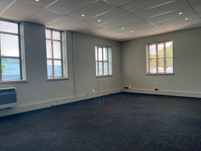 Ground Floor Offices within Secure Corporate Park! - Photo 5