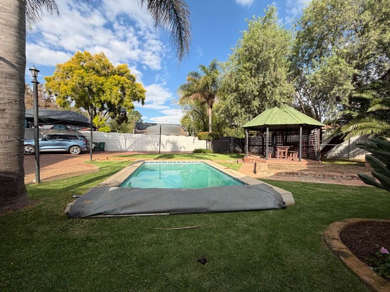 Warm Family Living in the Heart of Randhart, Alberton - Photo 4