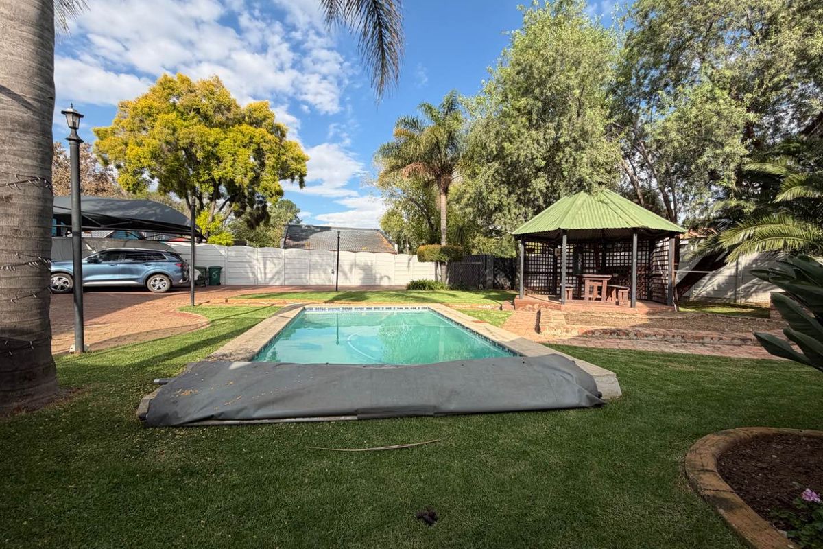 Warm Family Living in the Heart of Randhart, Alberton - Photo 4