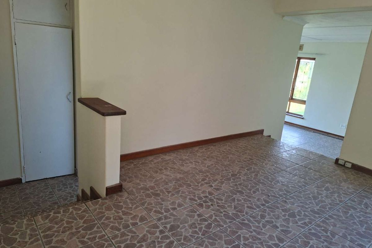 3 Bedroom house for Sale in Malvern , Queensburgh - Photo 3