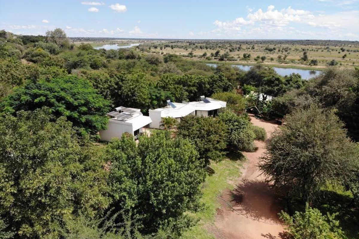 Lodge for sale in Rundu-Namibia - Photo 2