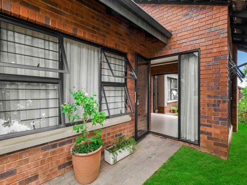SINGLE-LEVEL LIVING IN THE SECURE CELEBRATION RETIREMENT VILLAGE - THIS CAN BE YOUR NEXT HAPPY PLACE - Photo 5