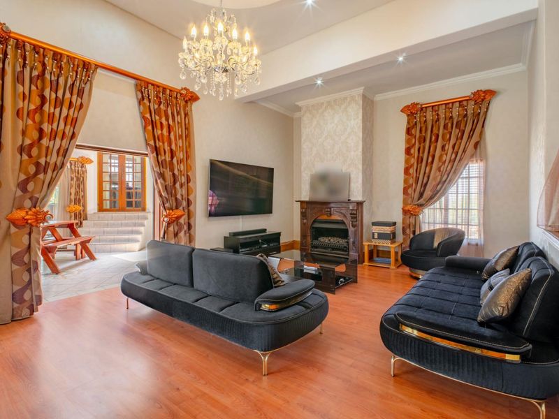 Endless Space, Ultimate Comfort – Dream Family Estate in Cornwall Hill - Photo 7