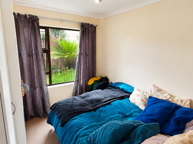 2 Bedroom Ground Floor Apartment For Sale - Photo 10