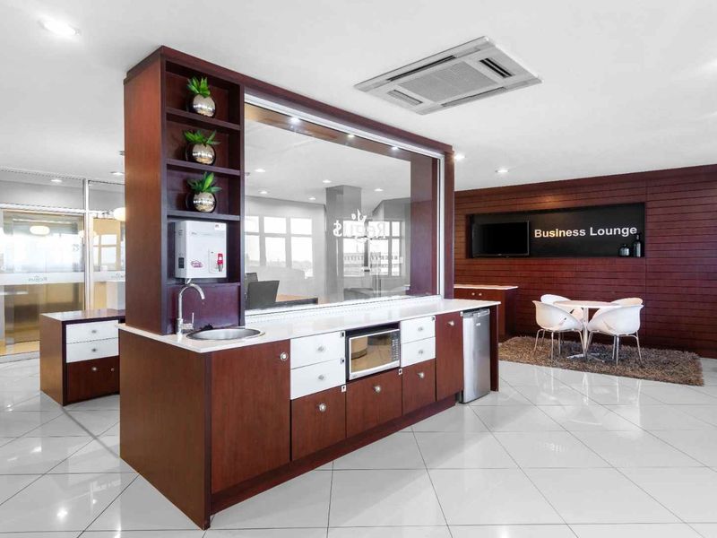 Private office space for 1 person in Regus Port Elizabeth - Photo 6