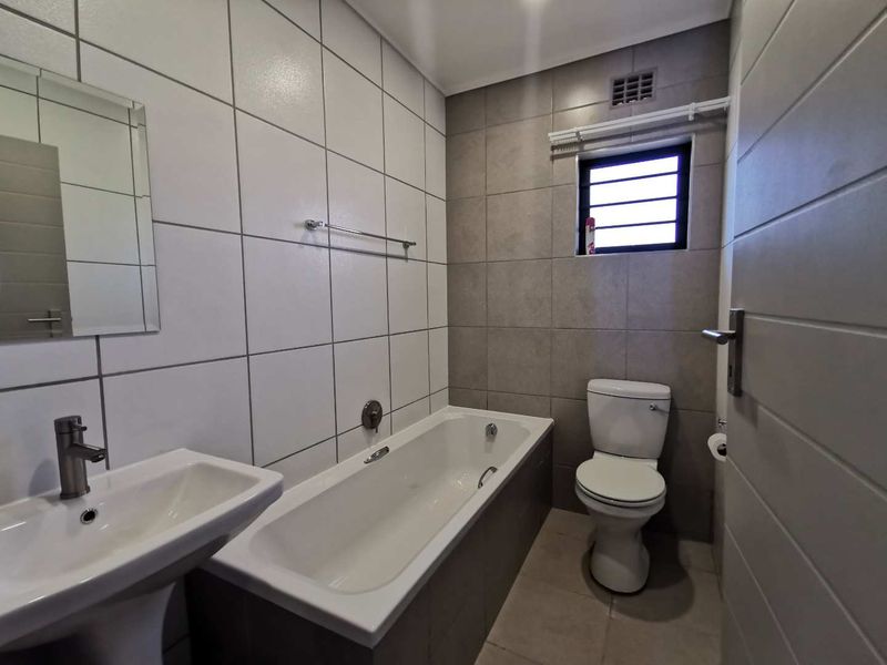 Modern 3-Bedroom Home for Rent in Leopard’s Rest Security Estate – Phase 3 - Photo 10