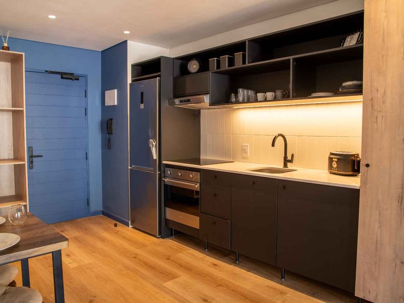 Spacious one bedroom at Station House - Photo 9