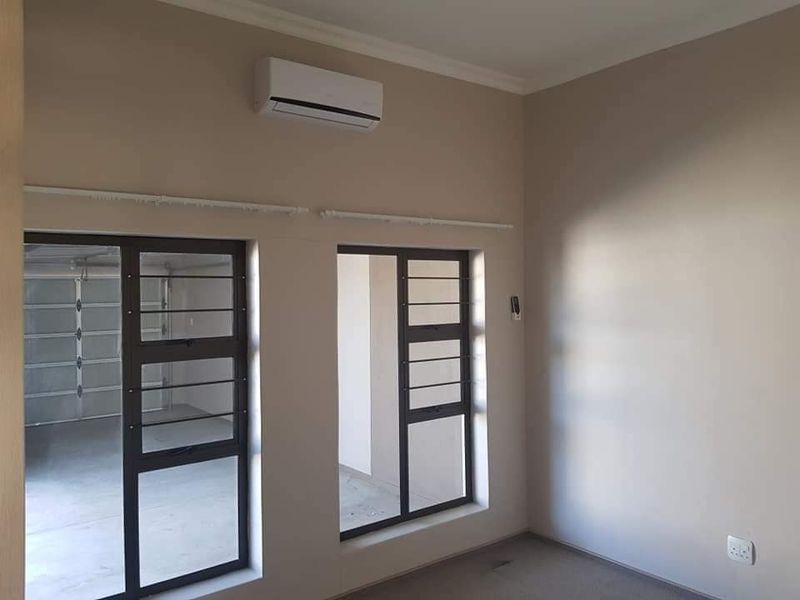 Acacia Vale 3 Bedroom - Photo 9